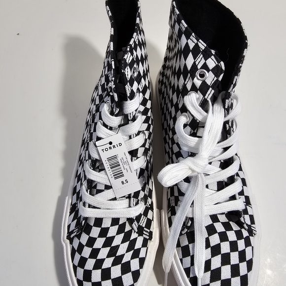 Torrid Converse Style checkered Hightops - Picture 4 of 4